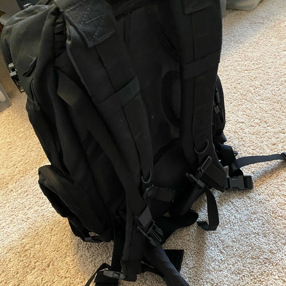 DONATED // Tactical backpack - Picture 3 of 4